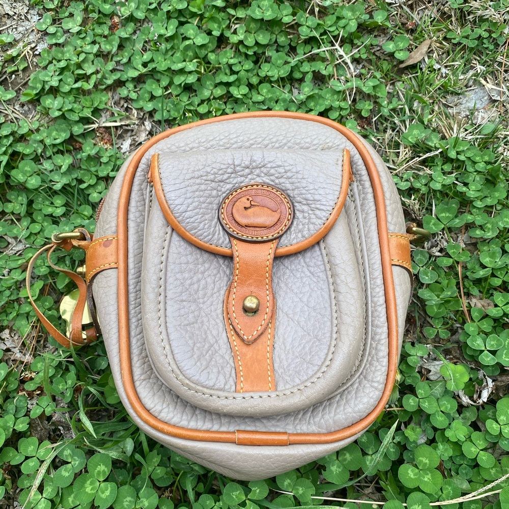 Vintage dooney and bourke camera bag no straps